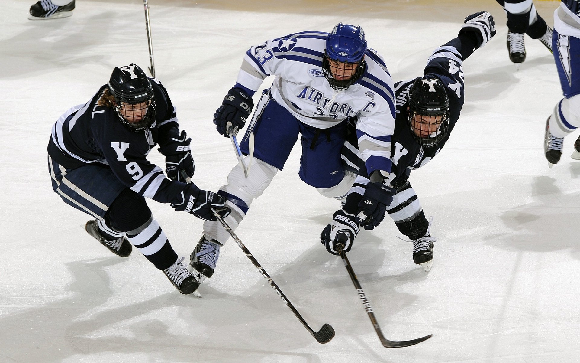 星空体育电脑版-換三球怀特莫兰特補強?休媒曝范乔丹含交易否決權火箭受多重限制
